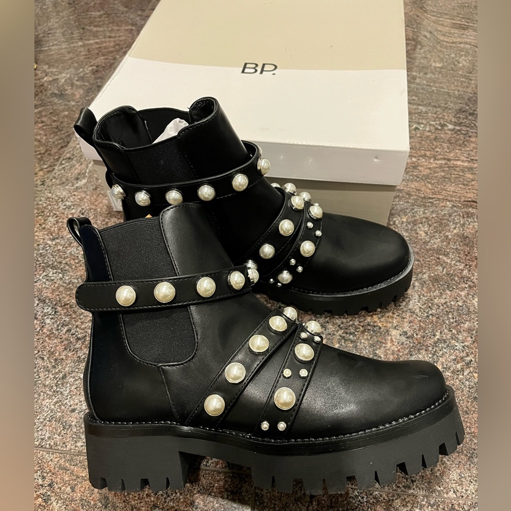Brand new BP Chelsea beaded jewelled ankle boots size 7.5 (From Nordstorm)